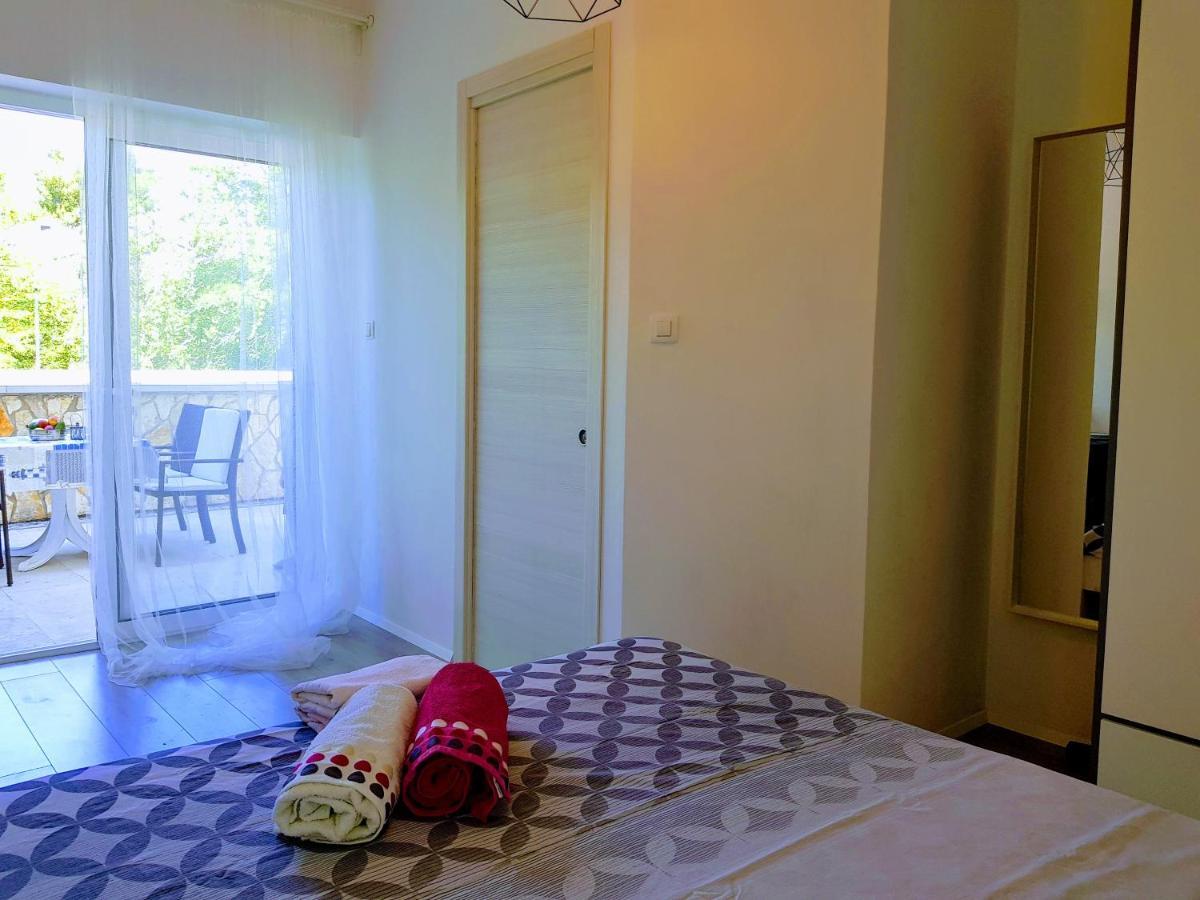Apartmani Elena Malinska Εξωτερικό φωτογραφία