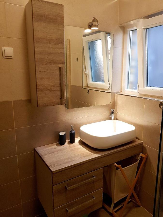 Apartmani Elena Malinska Εξωτερικό φωτογραφία