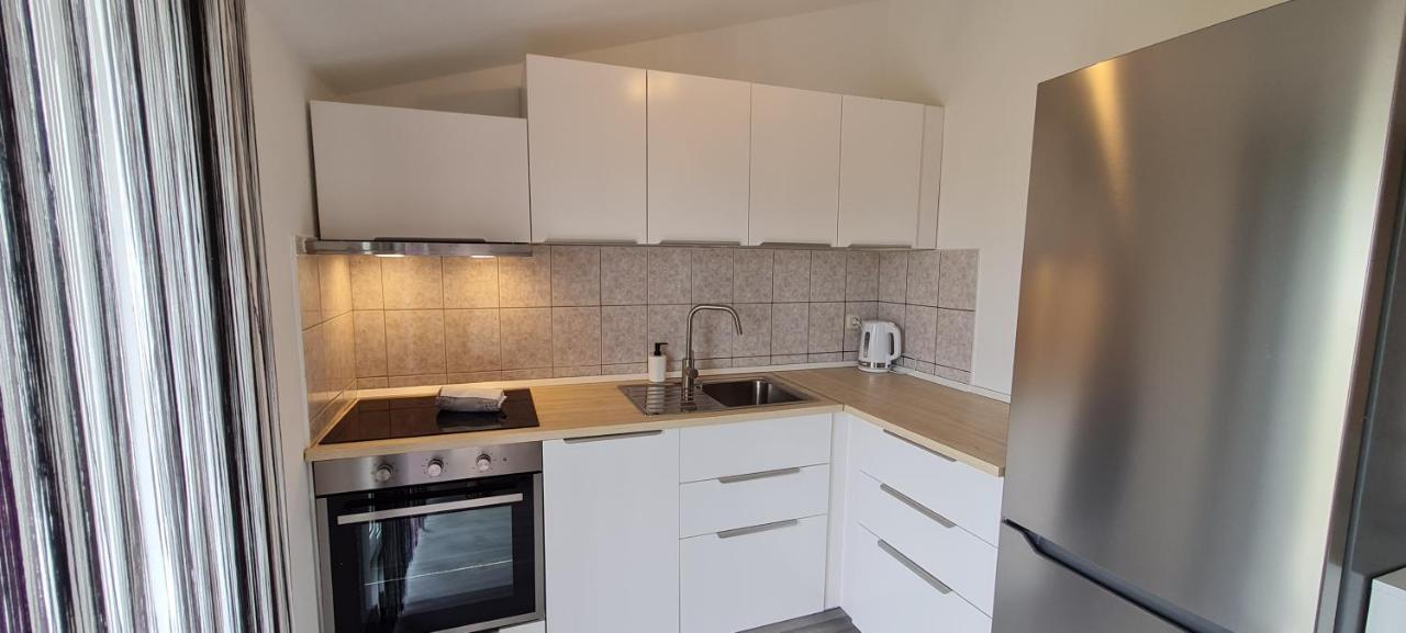 Apartmani Elena Malinska Δωμάτιο φωτογραφία